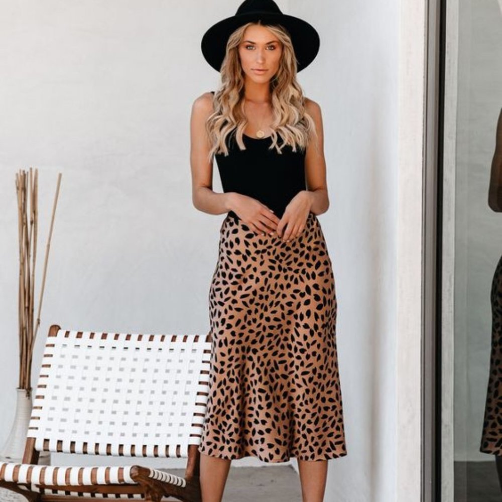 NWOT Vici Collection Kyle Printed Satin Midi Skirt